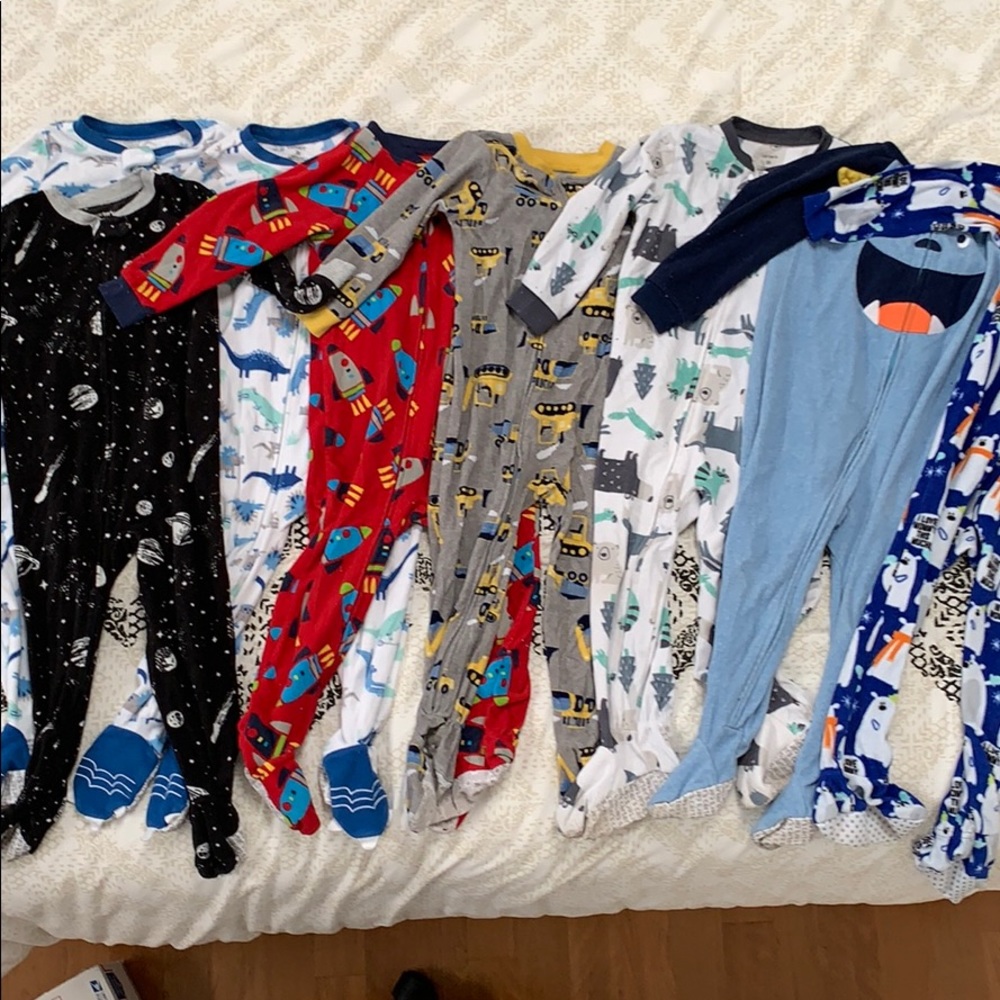 8 piece lot of footed pajamas, Boys 3T